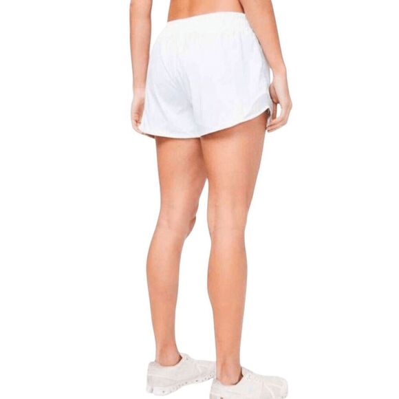 LULULEMON ATHLETICA Hotty Hot Short II 'Long 4" In White Size 4 - Picture 2 of 4
